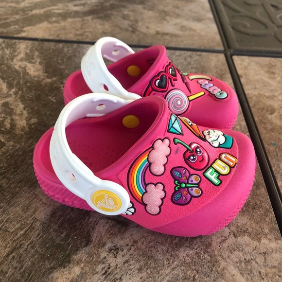 Crocs girls clogs with patches pink preschool girl  C4 - Picture 3 of 7